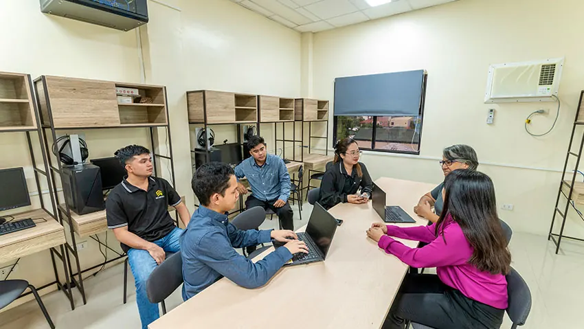 Team meeting around a work table